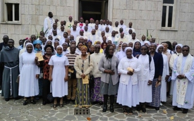 Affermir la communion et la cohésion sociale avec la force de la paix